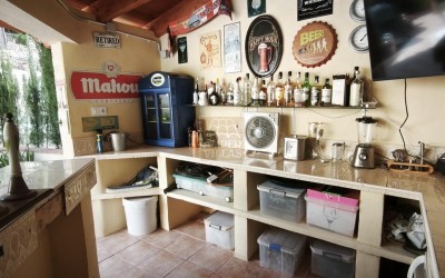 Chalet con apartamento de invitados, piscina y amplias zonas exteriores en Santa Clara, Altea
